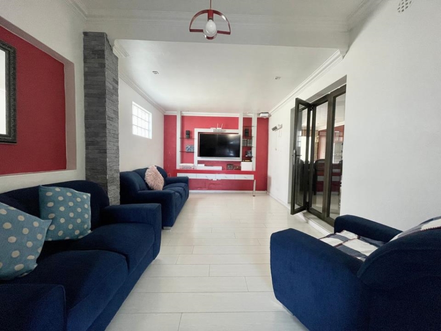 4 Bedroom Property for Sale in Grassy Park Western Cape